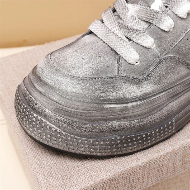 Vibrant Prada Low Shoes 33616
