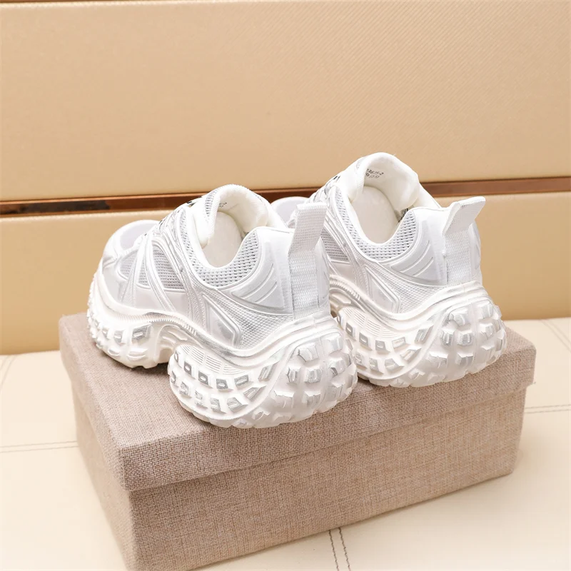 Efficient Prada Low Shoes 33611
