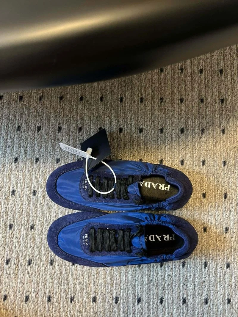 Original Prada Low Shoes 34432