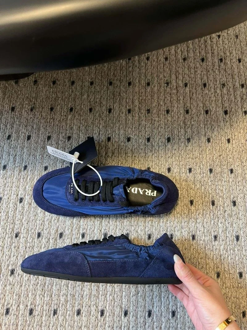 Original Prada Low Shoes 34432