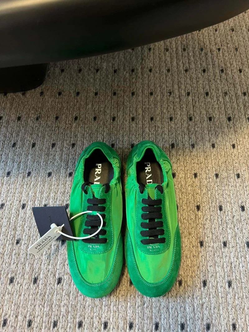 Bright Prada Low Shoes 34433