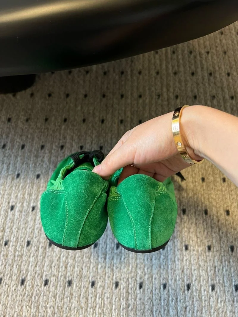 Bright Prada Low Shoes 34433