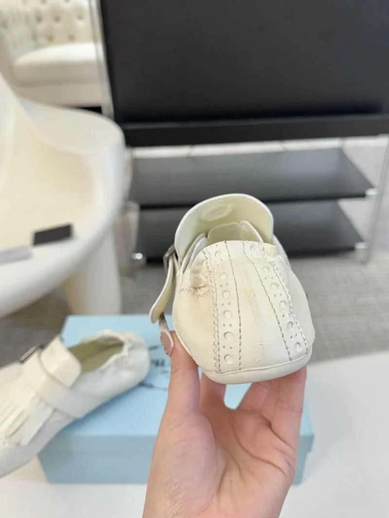 Prada Low Shoes RelaxedFit 34410