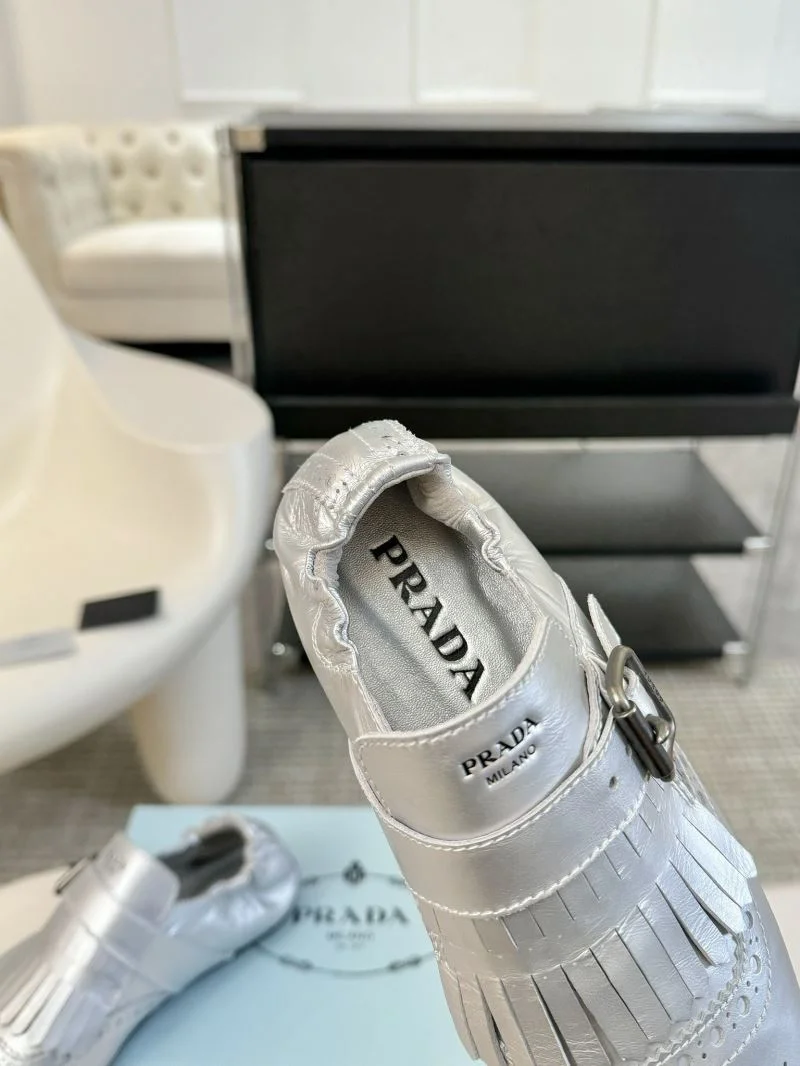 Reliable Prada Low Shoes 34416