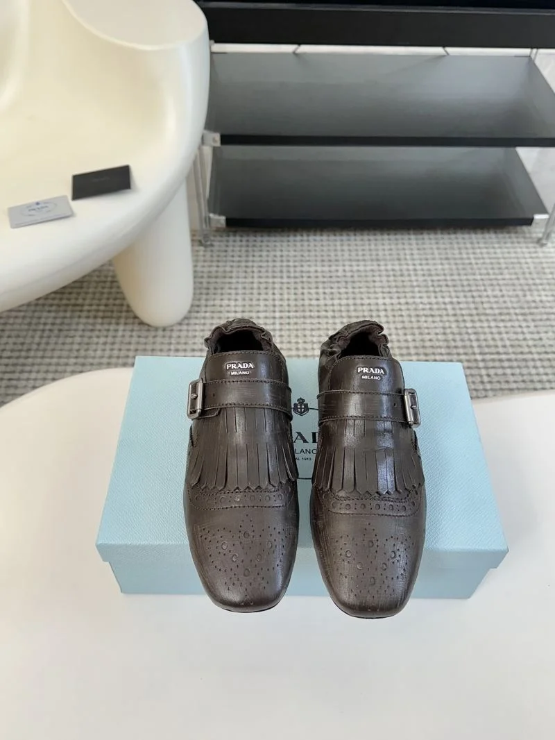 Prada Low Shoes Lightweight 34408