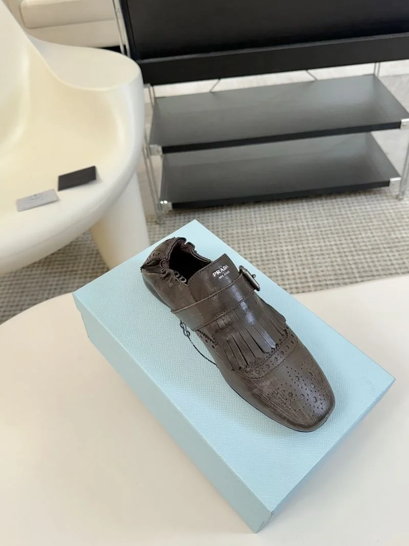Prada Low Shoes Lightweight 34408