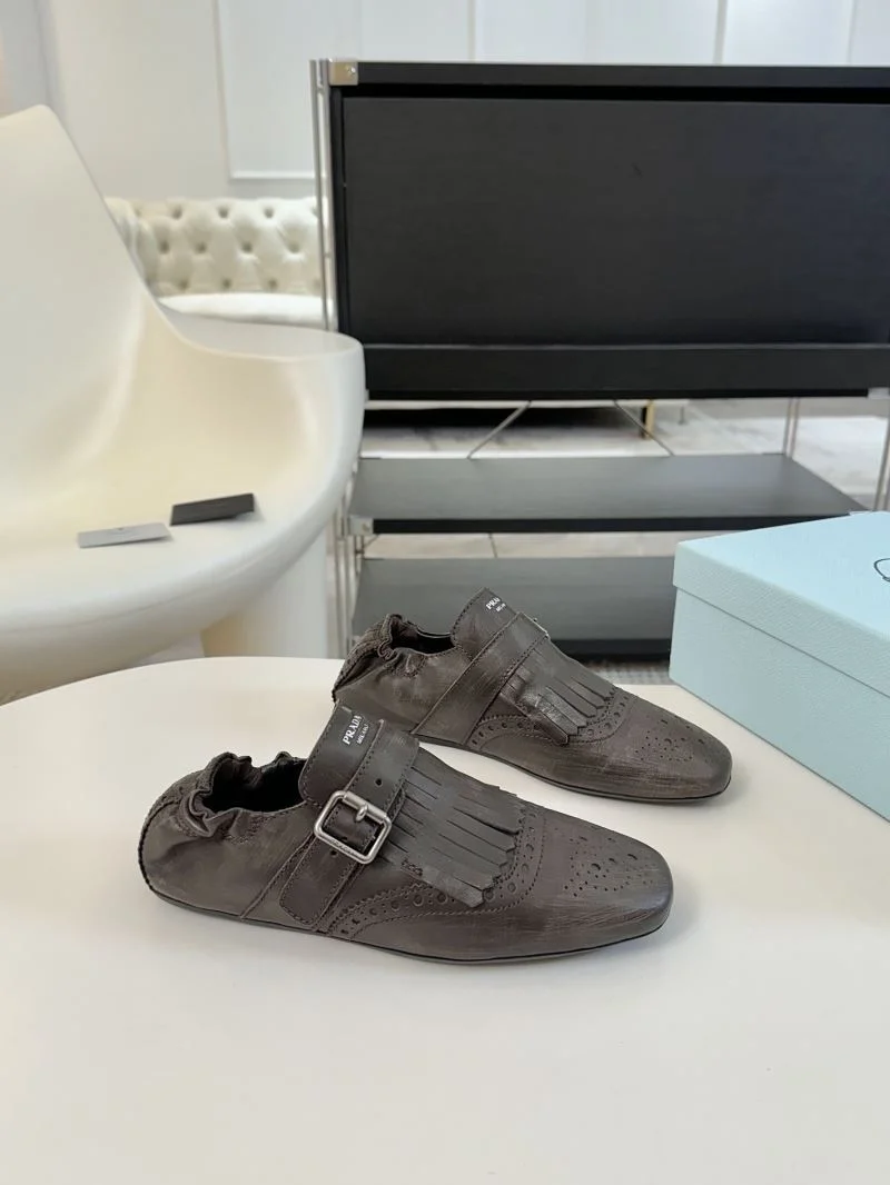 Prada Low Shoes Lightweight 34408