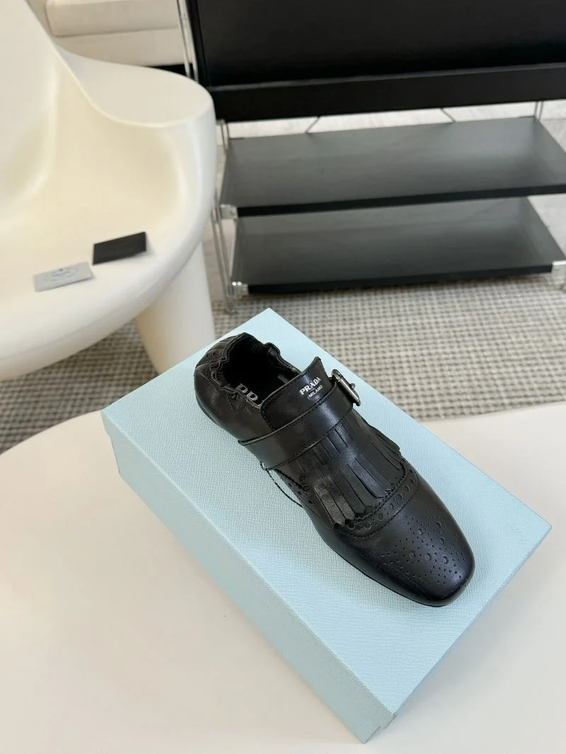 Prada Low Shoes Supportive 34427