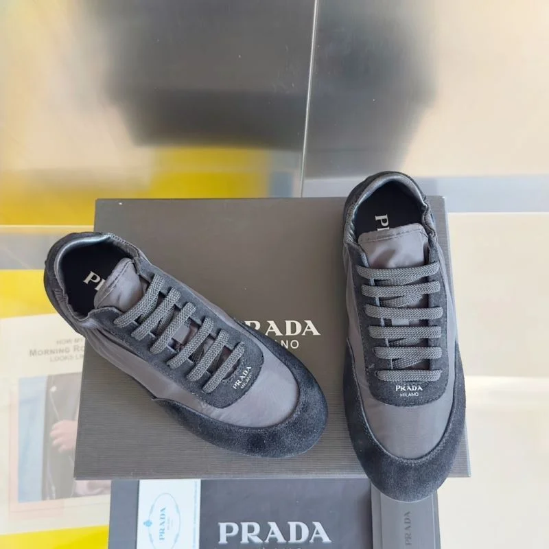 Timeless Prada Low Shoes 34413