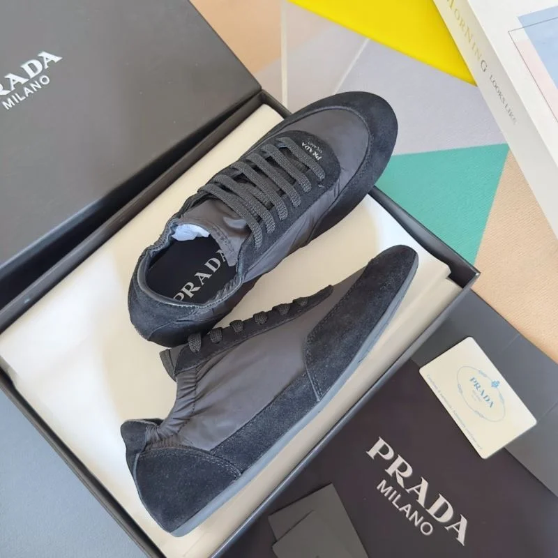 Timeless Prada Low Shoes 34413