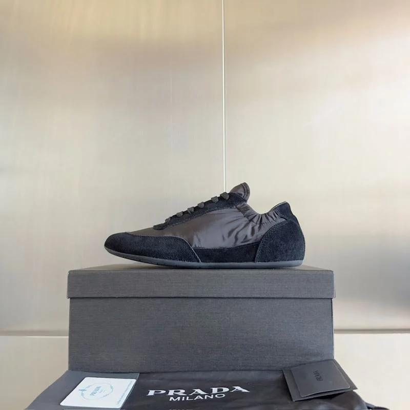 Timeless Prada Low Shoes 34413