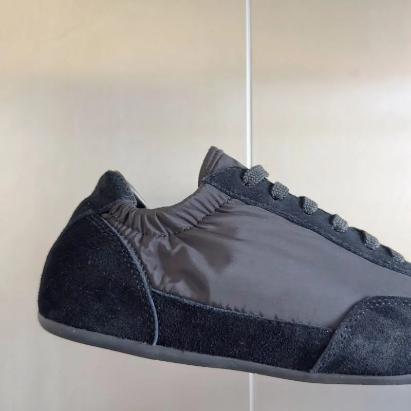 Timeless Prada Low Shoes 34413