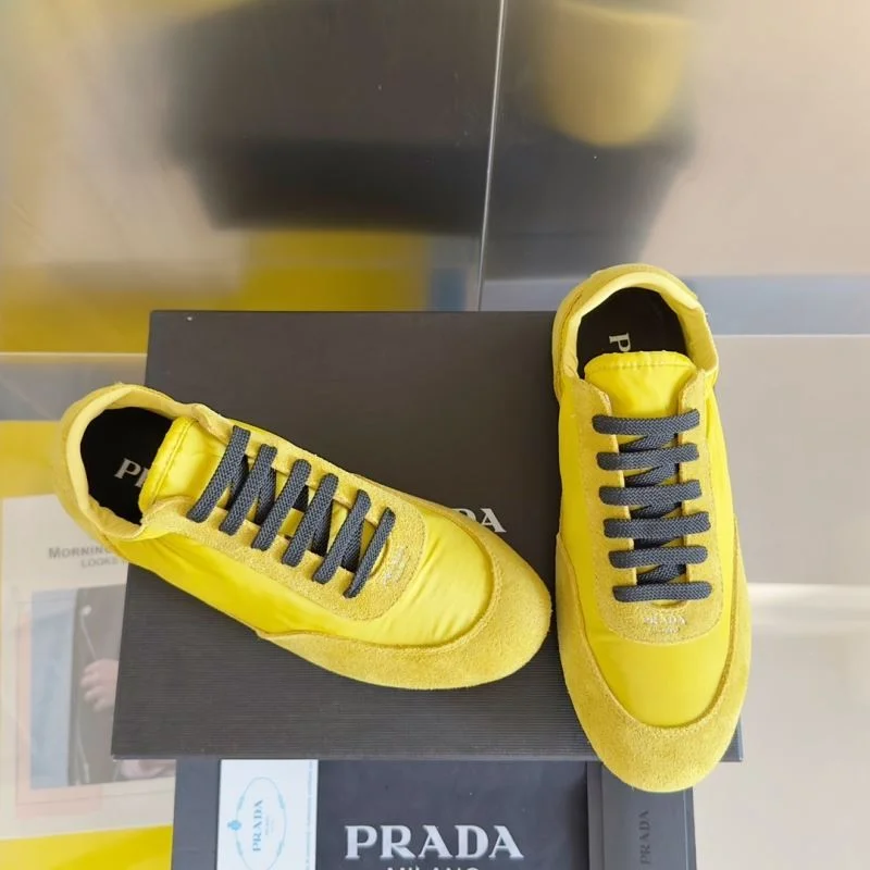 Prada Low Shoes Sophisticated 34415