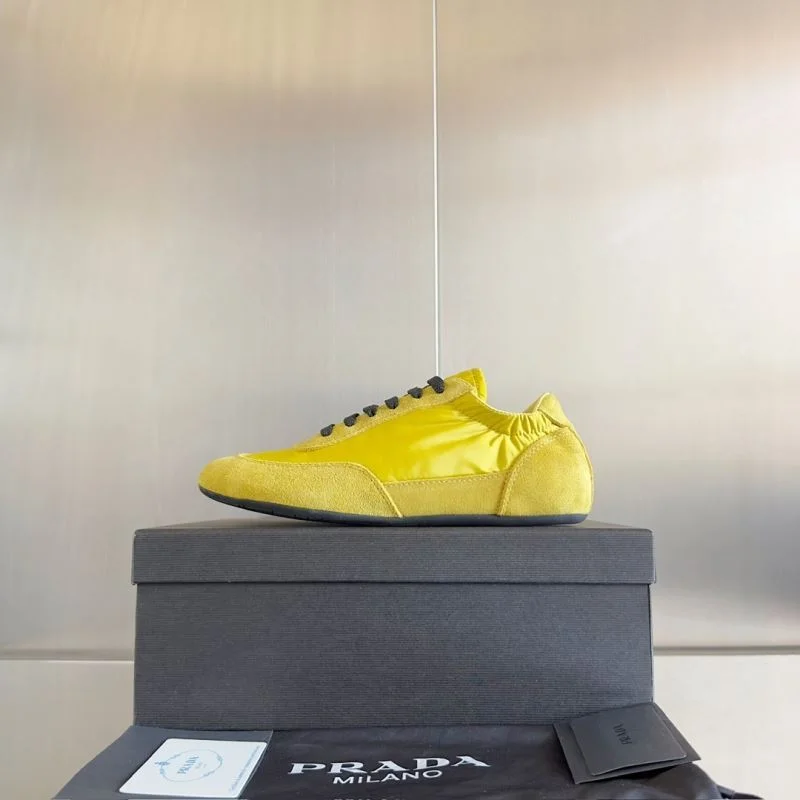 Prada Low Shoes Sophisticated 34415