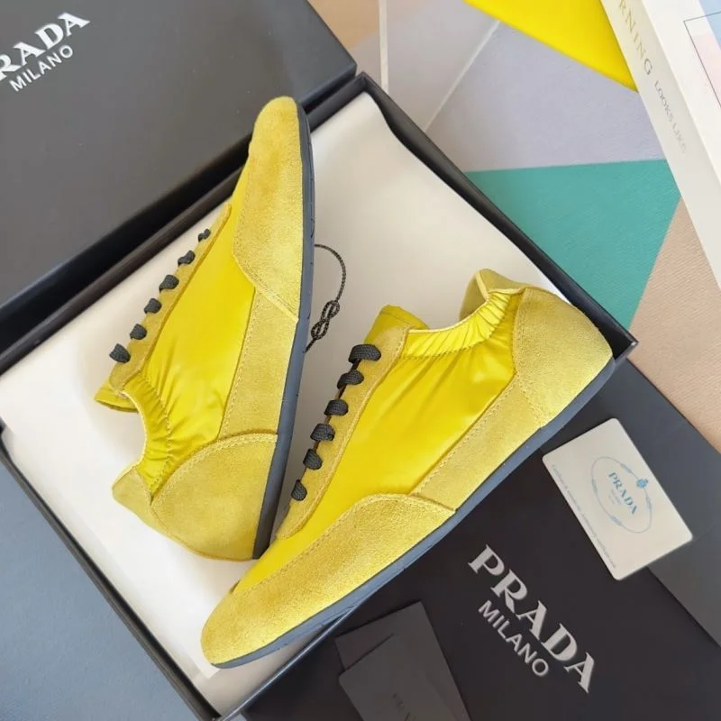Prada Low Shoes Sophisticated 34415