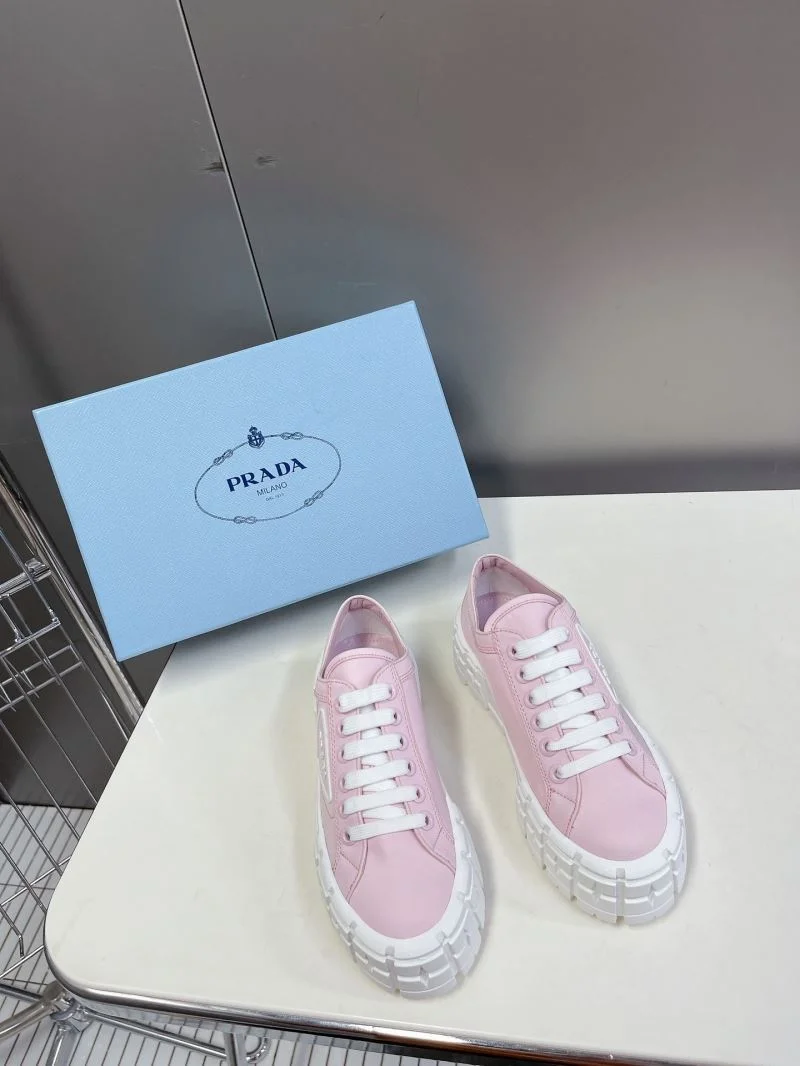 Soft Prada Low Shoes 34417