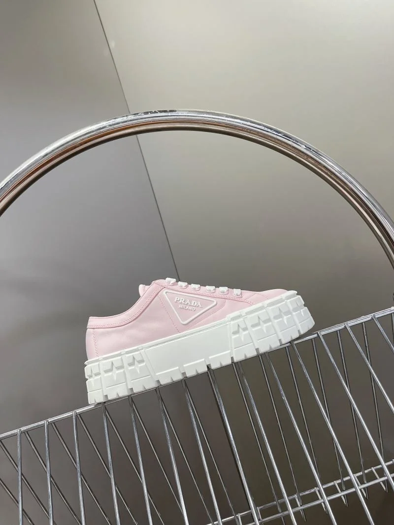 Soft Prada Low Shoes 34417