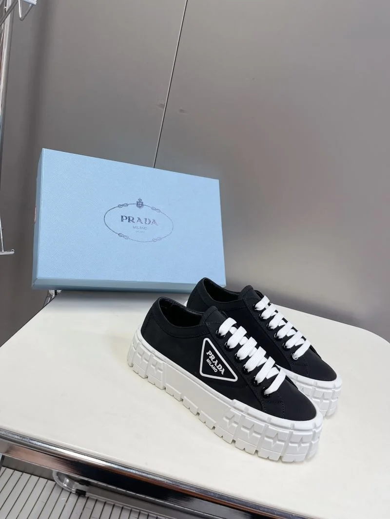 Prada Low Shoes Sleek 34411