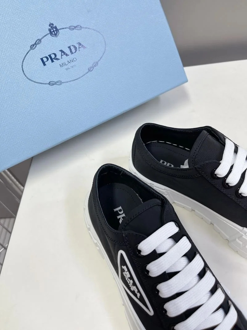 Prada Low Shoes Sleek 34411
