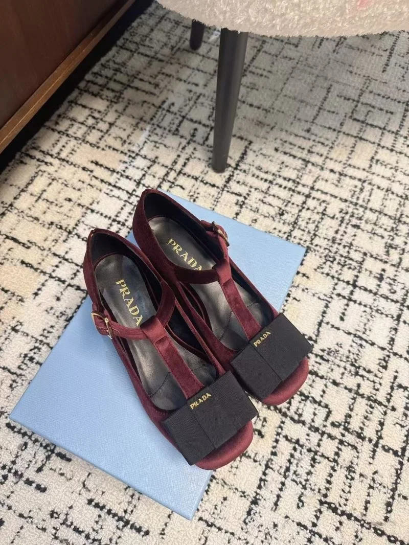 Prada Low Shoes Supportive 34400