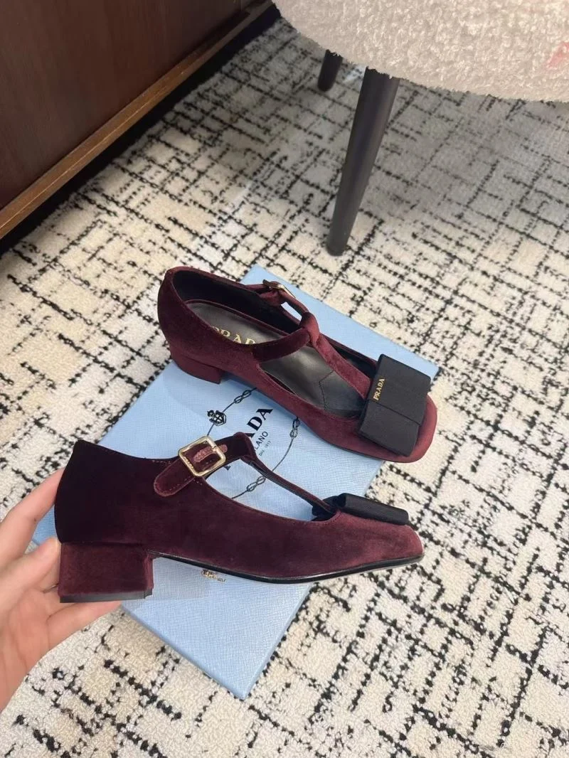 Prada Low Shoes Supportive 34400