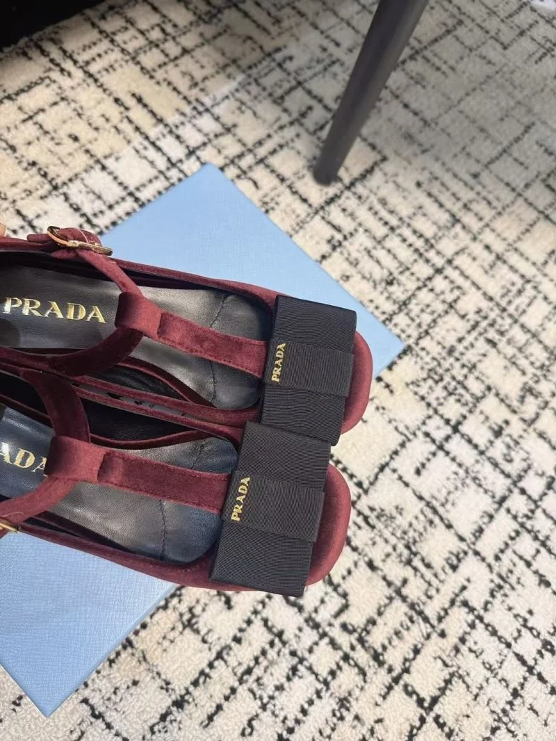 Prada Low Shoes Supportive 34400