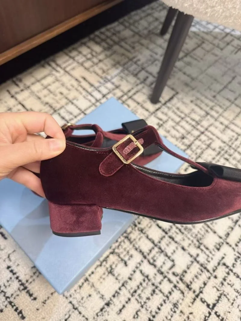 Prada Low Shoes Supportive 34400