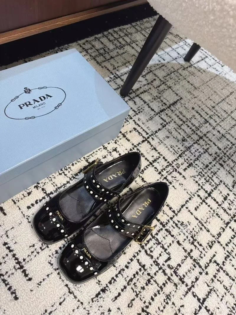 Prada Low Shoes DailyWear 34398