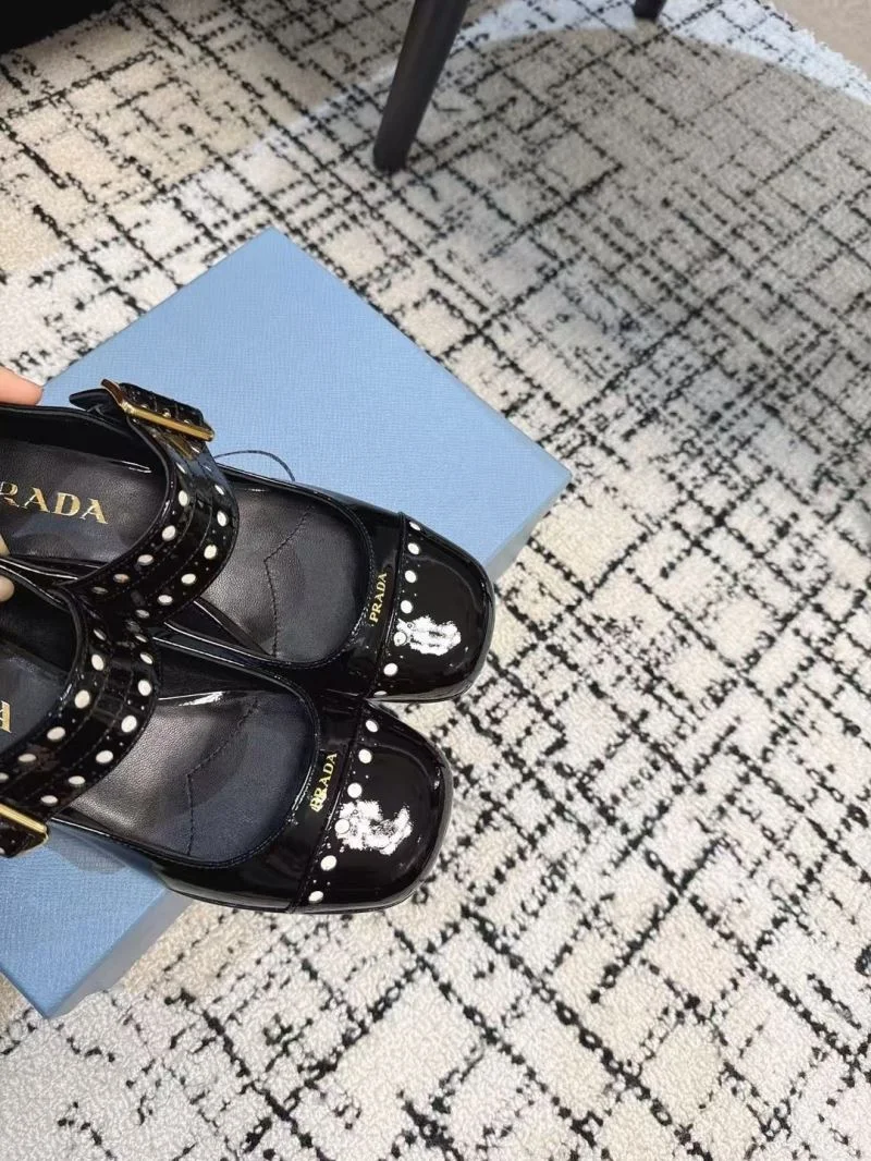Prada Low Shoes DailyWear 34398