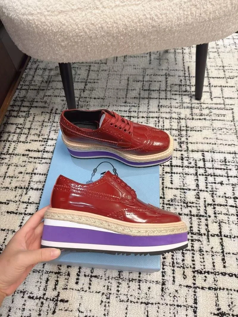 Lightweight Prada Low Shoes 34404
