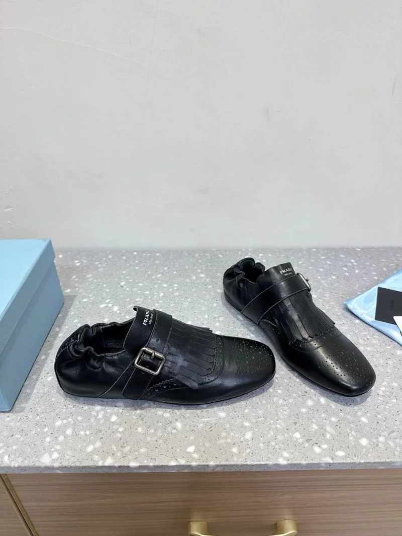 Reliable Prada Low Shoes 34396