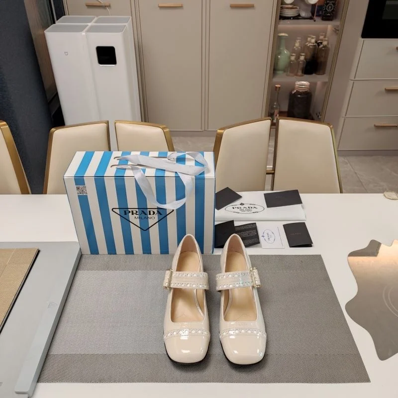 WaterResistant Prada Low Shoes 34374