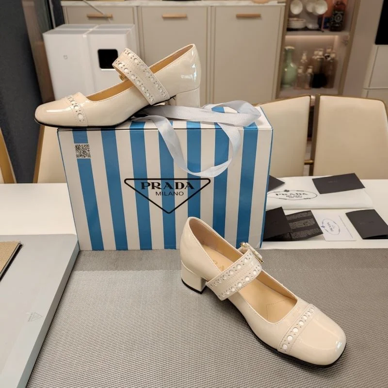 WaterResistant Prada Low Shoes 34374