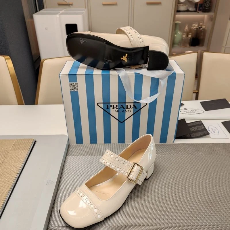 WaterResistant Prada Low Shoes 34374