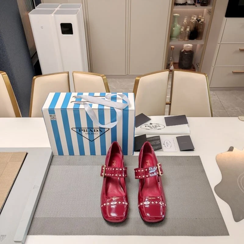 Prada Low Shoes MultiPurpose 34379
