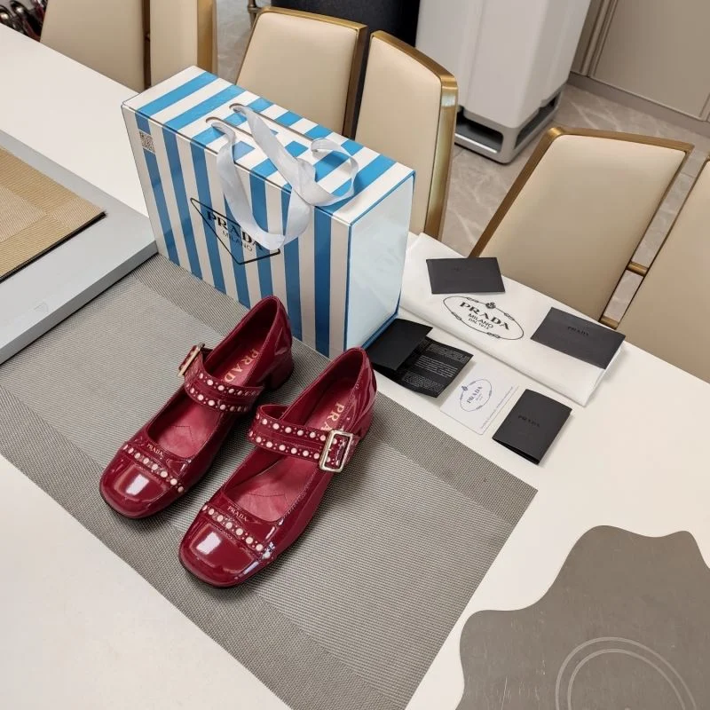 Prada Low Shoes MultiPurpose 34379
