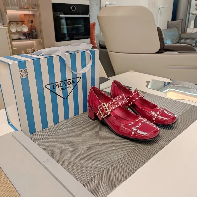 Prada Low Shoes MultiPurpose 34379