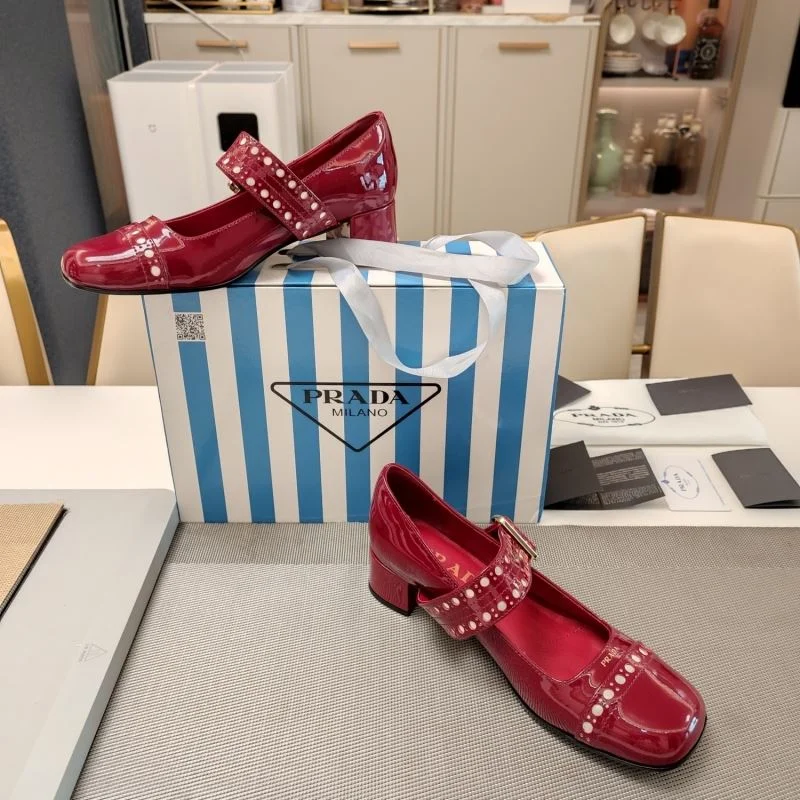 Prada Low Shoes MultiPurpose 34379