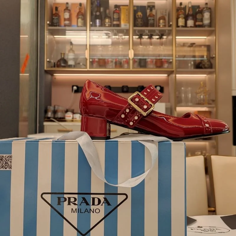 Prada Low Shoes MultiPurpose 34379