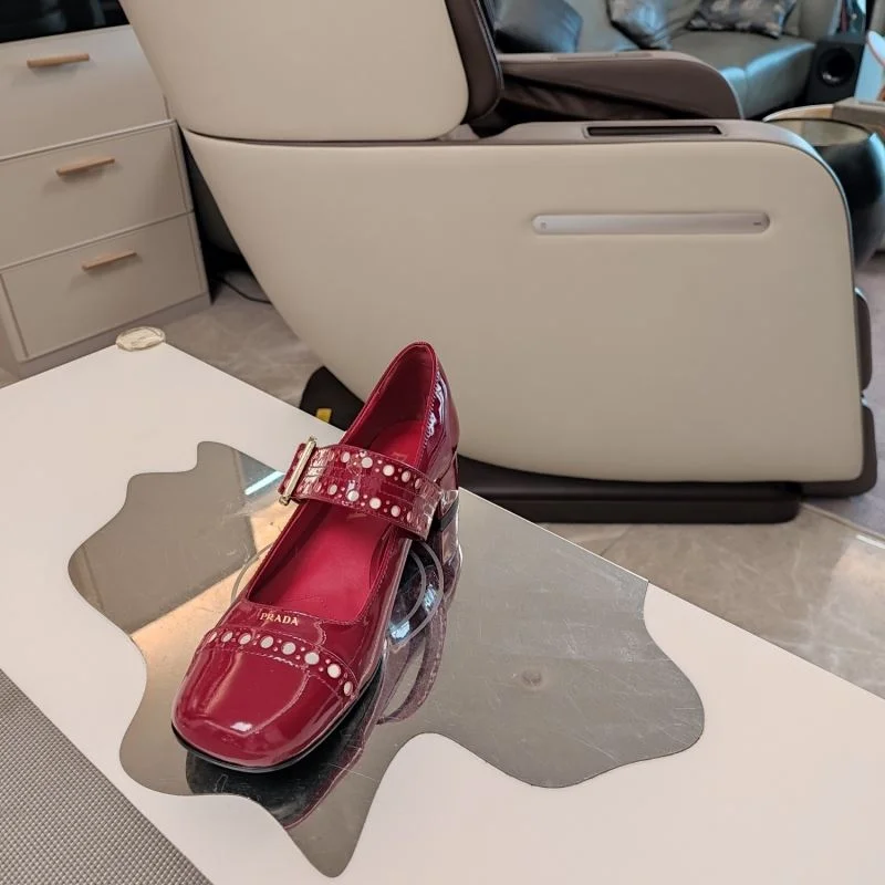 Prada Low Shoes MultiPurpose 34379