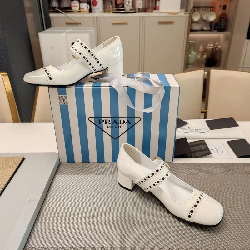 Prada Low Shoes Contemporary 34371