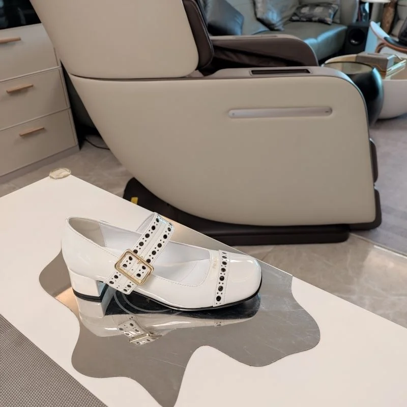 Prada Low Shoes Contemporary 34371