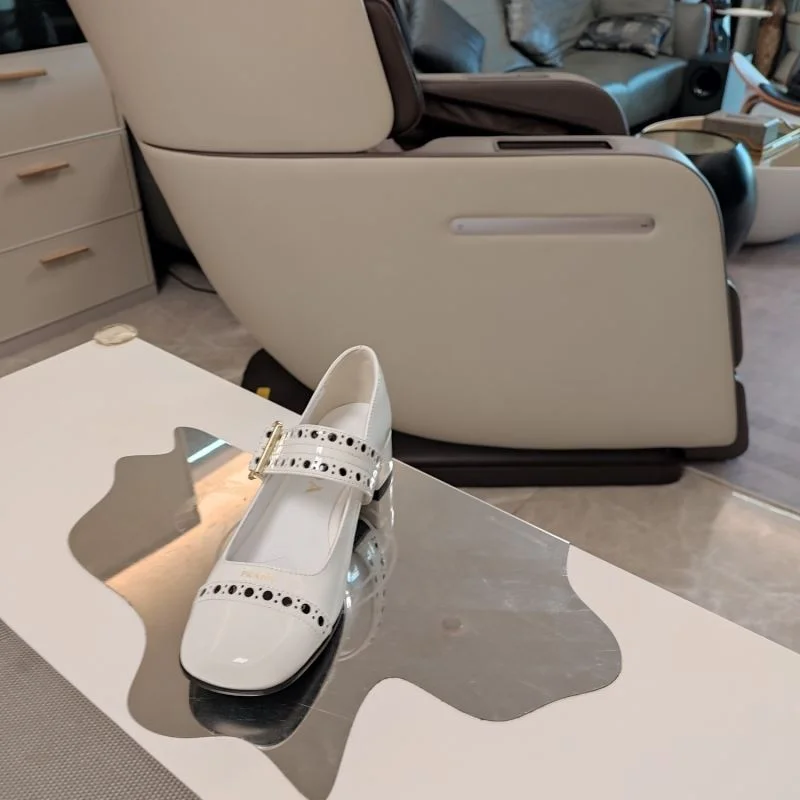 Prada Low Shoes Contemporary 34371