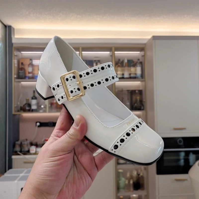 Prada Low Shoes Contemporary 34371