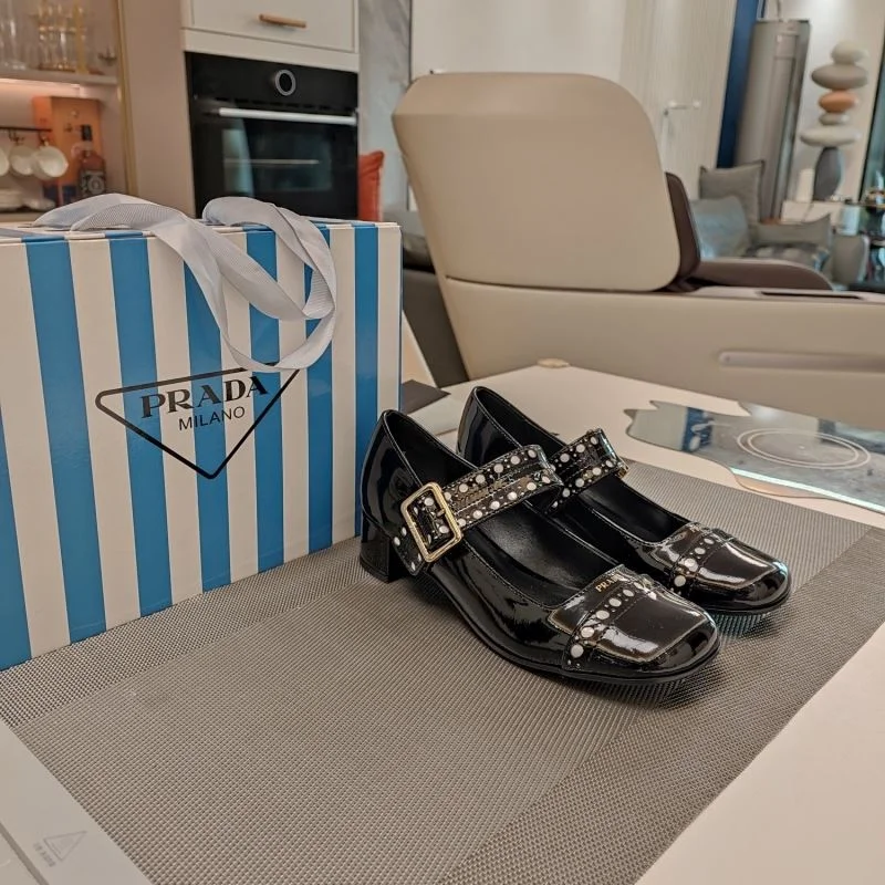 AllSeason Prada Low Shoes 34363