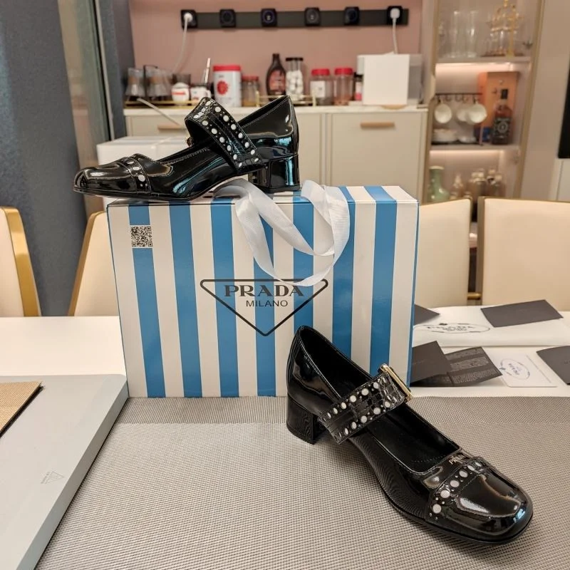 AllSeason Prada Low Shoes 34363