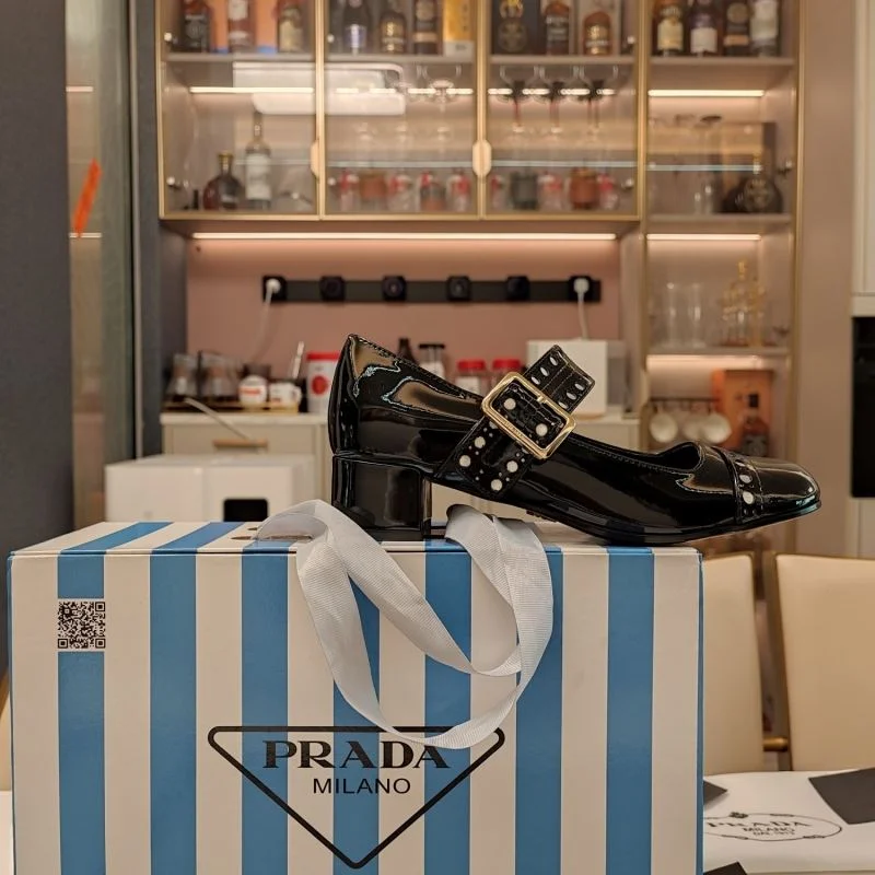 AllSeason Prada Low Shoes 34363
