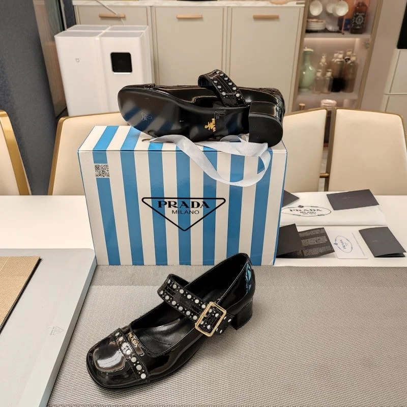 AllSeason Prada Low Shoes 34363