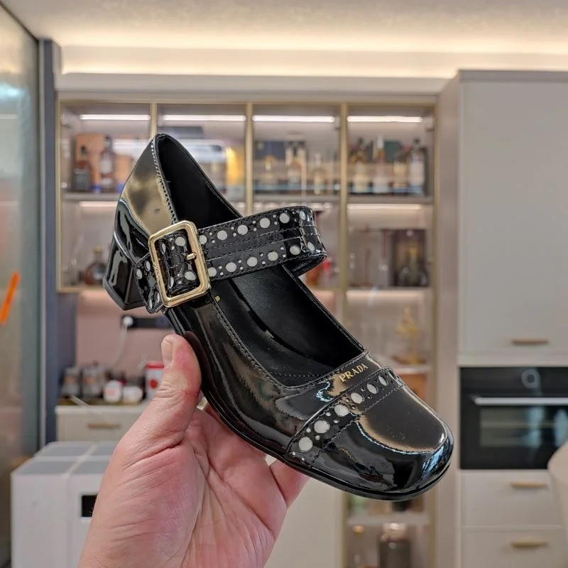AllSeason Prada Low Shoes 34363