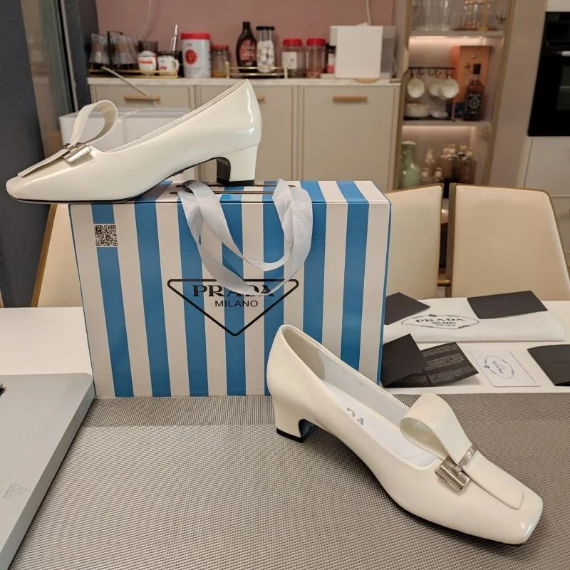 Prada Low Shoes ComfortFit 34392